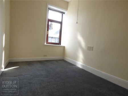 3 bedroom end of terrace house to rent - Photo 4