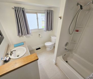 For Lease - 261 Parkway Avenue, Georgina, Ontario - Photo 6