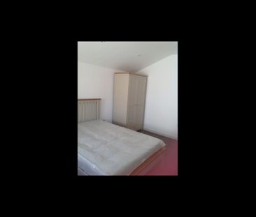 1 Bed Flat, Dignam, NW2 - Photo 1