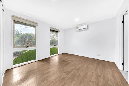 “Newly Renovated-Close to Craigieburn Station!” - Photo 3
