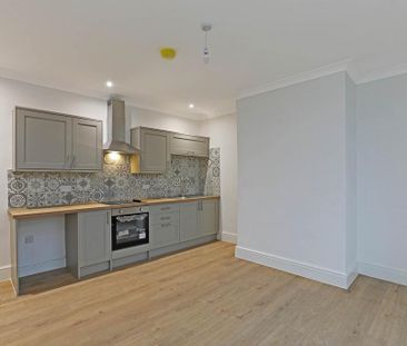 2 bedroom end of terrace house to rent - Photo 3