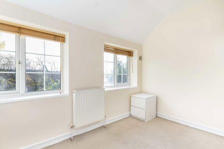 3 bedroom semi-detached house to rent - Photo 3