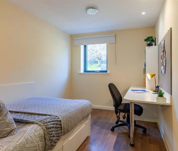 1 bedroom in a flat share to rent - Photo 5