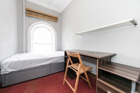 B Blenheim Square, Hyde Park, Leeds - Photo 2