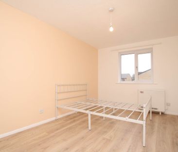 Courtlands Close, North Watford, WD24 - Photo 3