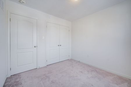 For Lease - 2378 Chevron Prince Path, Oshawa, Ontario - Photo 4
