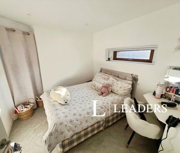 1 bedroom bungalow to rent The Gardens, Southwick, Brighton, West S... - Photo 2