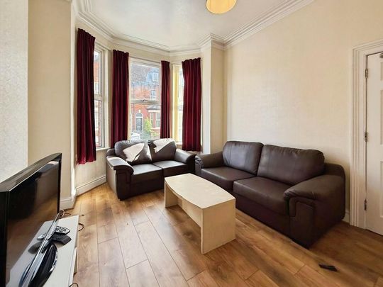 5 bedroom house to rent - Photo 1