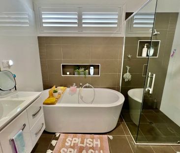 Executive-Style Family Living with Picturesque Views! - Photo 4