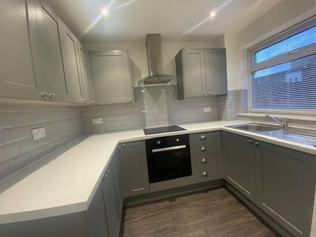 3 bedroom terraced house to rent - Photo 5