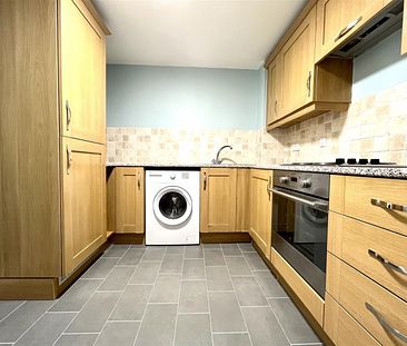 2 Bedroom Flat - Purpose Built To Let - Photo 6