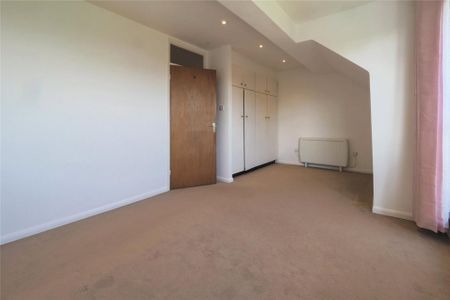2 bedroom penthouse to rent - Photo 3