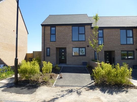 Parkhall Drive, Doncaster, Askern - Photo 1