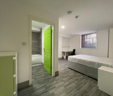 3 bedroom apartment to rent - Photo 1