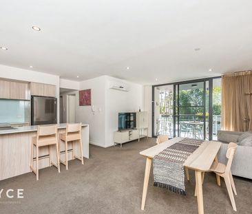 Inner City Living! - Photo 2