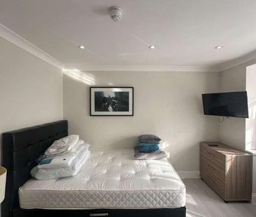 New North Road Ilford, IG6 - Photo 1