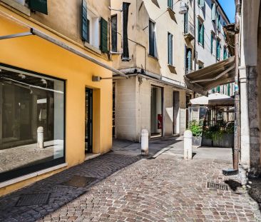 Terracielo: unica opportunità nella vivace Piazza Crispi - Photo 3