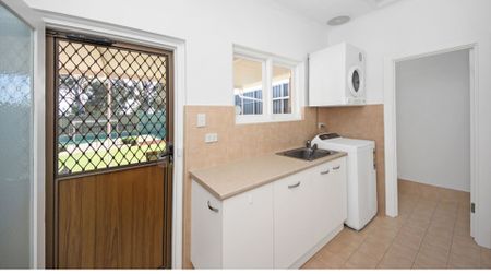 7 Woodland Rd, Mitchell Park SA 5043 - House For Rent | Domain - Photo 3