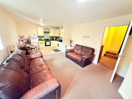 Sherborne Road, Yeovil, Somerset - Photo 5