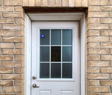 For Lease - 305 Rita's Avenue, Newmarket, Ontario - Photo 4