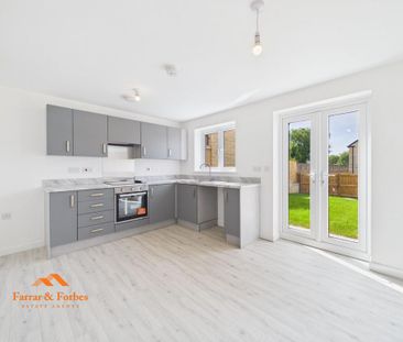 3 bedroom semi-detached house to rent - Photo 5