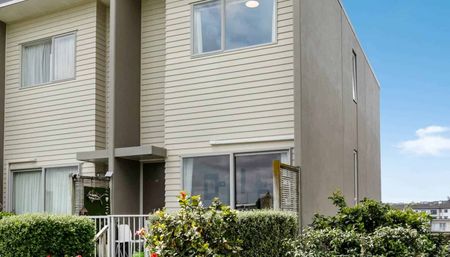 Charming 2-Bedroom House in East Tamaki - Photo 5