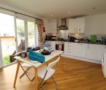 Room in a Shared House, Jamestown Way, E14 - Photo 6