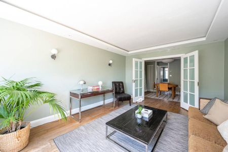 3 bedroom flat to rent - Photo 4