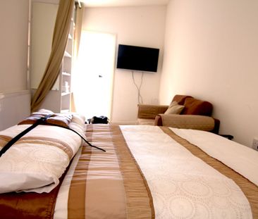 Studio Flat, Birchen Grove, NW9 - Photo 2