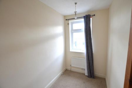 3 bedroom terraced house to rent - Photo 5