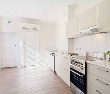 Apartment Convenient to All Urban Amenities - Photo 2