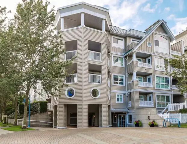 Newly renovated 2 bed 2 bath water view condo near River Road Richmond | 5500 Lynas Lane, Richmond - Photo 1