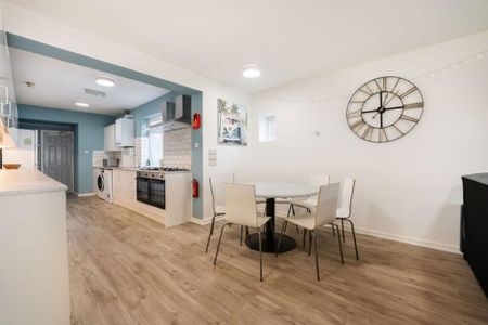 9 bedroom terraced house to rent - Photo 3