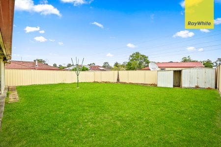 GREAT LOCATION! - Photo 5