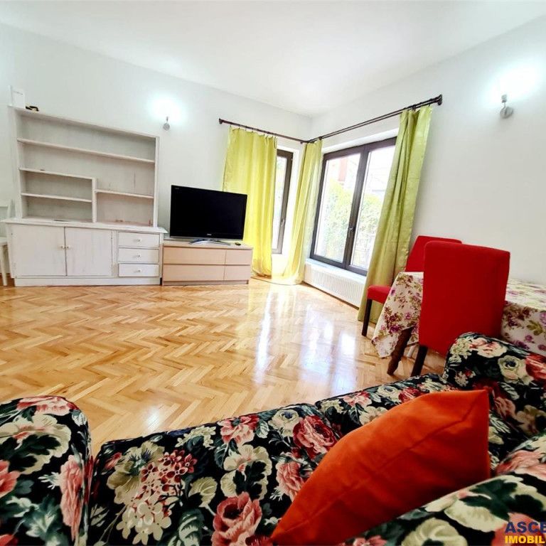 Casa amenajata cu stil, acces auto, curte, terase, zona Star - Fotografie 1