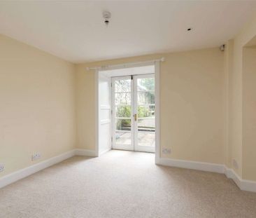 This main door five bedroom property offers flexible living over three levels: ground floor, lower ground and basement. - Photo 1