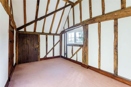 A charming a characterful home in the village of Laddingford. - Photo 4