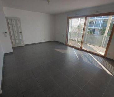 Location Appartement 3 pièces 87m² LORMONT 33310 - Photo 1