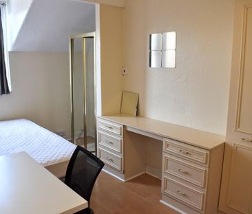 1 bedroom in a house share to rent - Photo 5