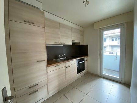 3 pièces avec balcon, Fritz-Courvoisier 24, La Chaux-de-Fonds - Photo 2
