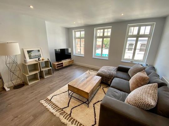 High Street, MAIDENHEAD - Photo 1