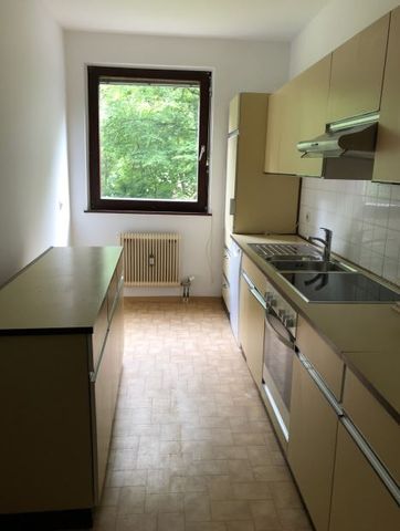 Zentrale 3-Zimmer-Wohnung mit Balkon und Einbauküche (Befristung: 3 Jahre) - Photo 3