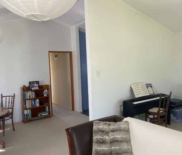 Charming on Caffray - Photo 2