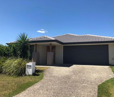 Spacious Family Living in Coomera Grand! - Photo 4