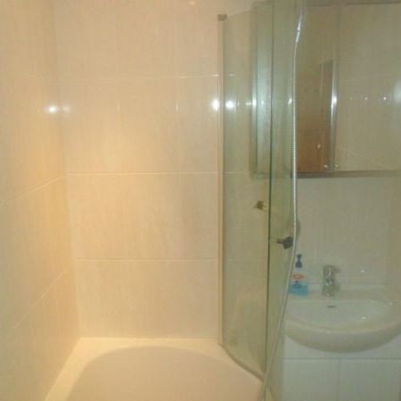 Room in a Shared House, Grendon Gardens, HA9 - Photo 4