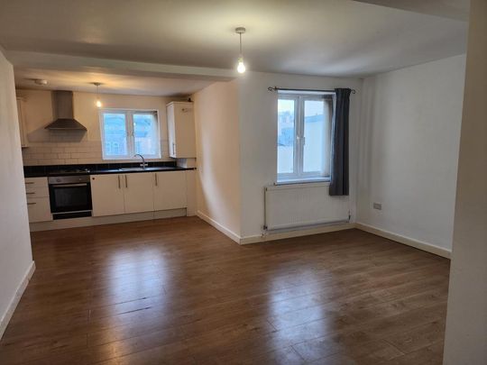 2 bedroom flat to rent - Photo 1
