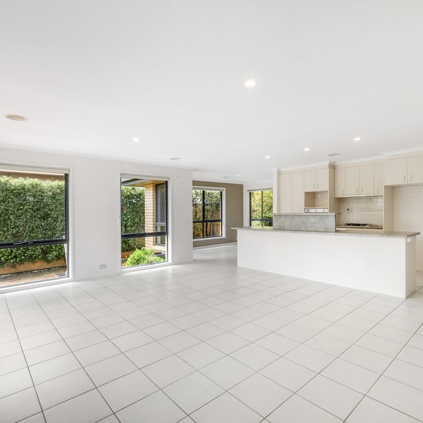 18 Heatherdale Street, Amaroo ACT 2914 - House For Rent | Domain - Photo 1