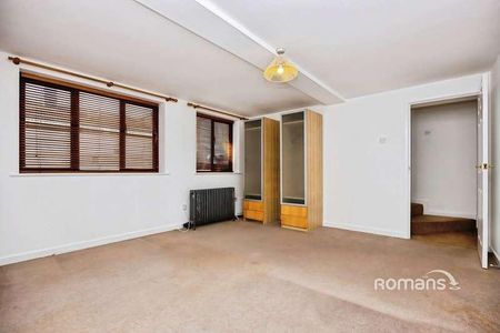 Flat A, Mead House, Mead Lane, Farnham, Surrey, GU9 - Photo 3