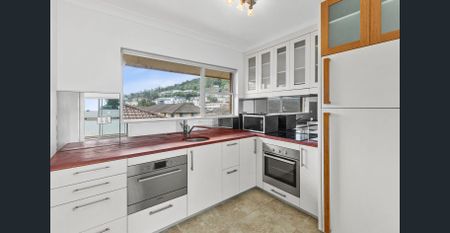 Top floor north facing apartment - Photo 2