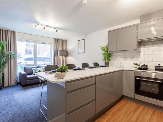 1 bedroom in a flat share to rent - Photo 1